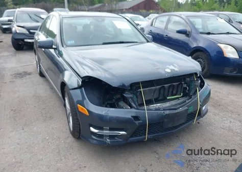 2014 Mercedes-Benz C 300 Luxury 4Matic/Sport 4Matic from USA, damaged, VIN WDDGF8AB3EG197827